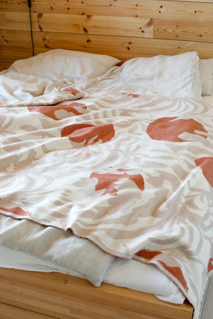 a374c65c f927 487c b736 04eeb31ae097 rw 1200 Abstract textile print and pattern design by Saara Obele, Helsinki
